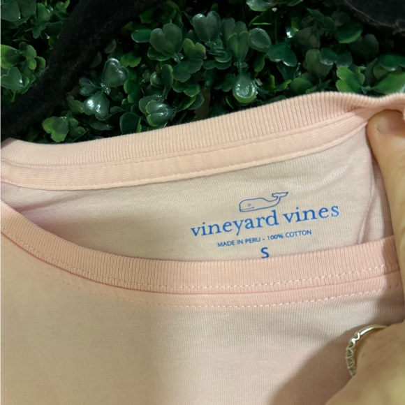 WOMENS NEW 💗 SMALL VINEYARD VJNES PINK TIKI MARTHA’s VINEYARD SHIRT TEE SURF - Picture 4 of 6